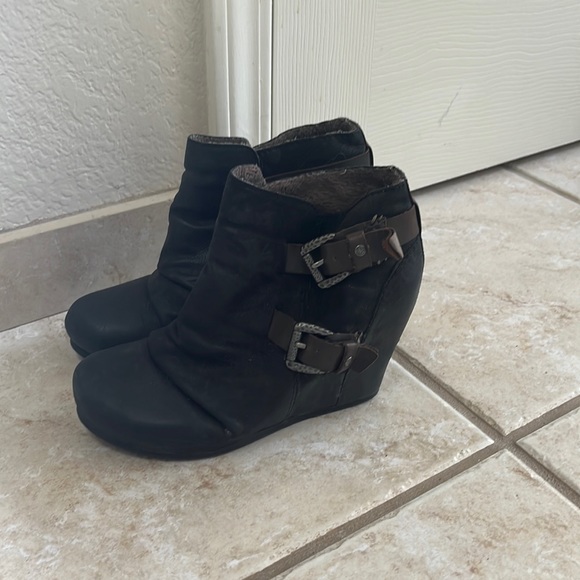OTBT Shoes - Size 8 Otbt black leather booties